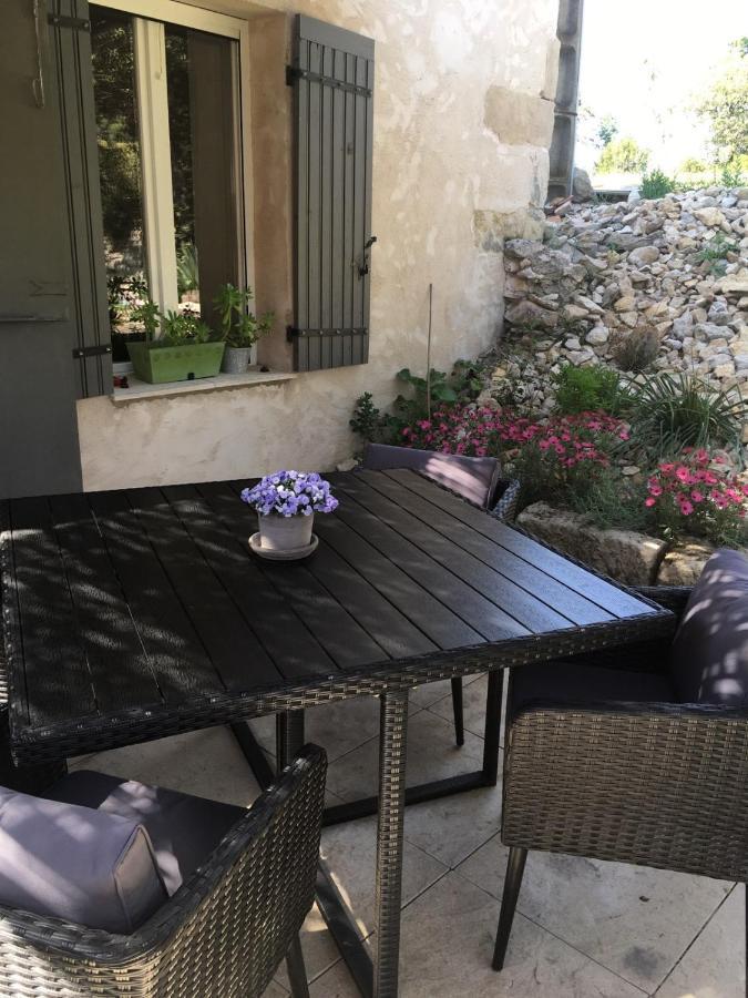 Villa Juste Derriere Chez Nous Boulbon Exterior foto